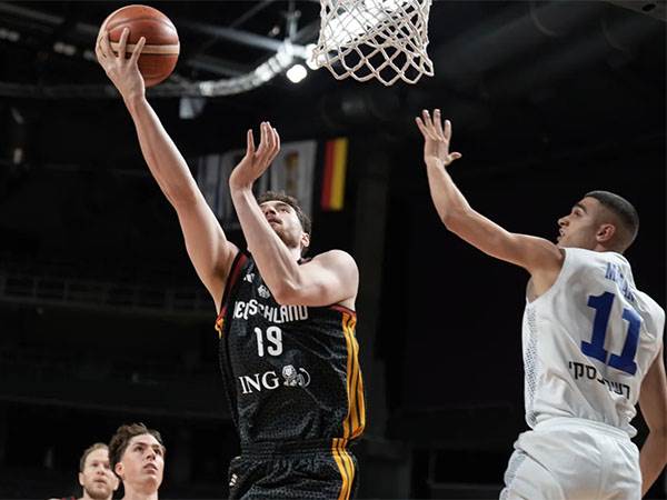 (FIBA)