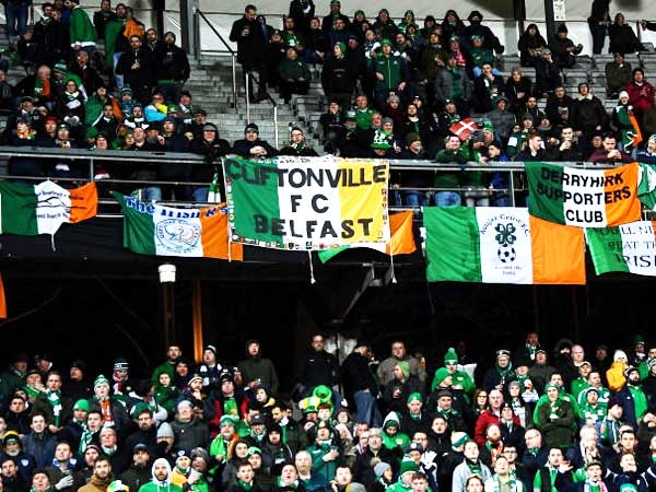 האוהדים האירים הגיעו לדנמרק (Stephen McCarthy, Getty)