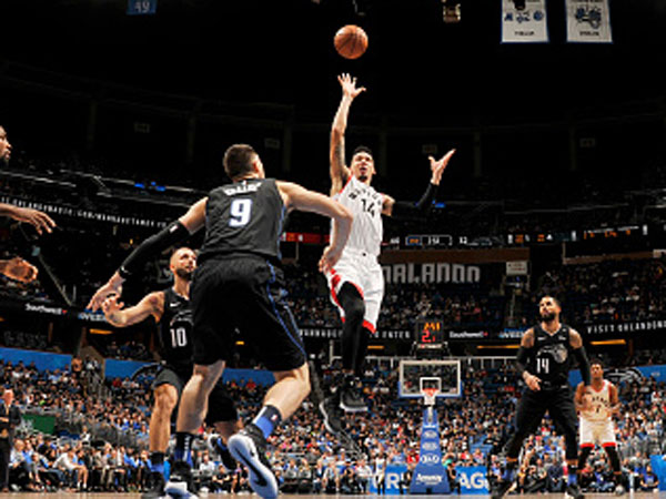 הראפטורס גירדו ניצחון (צילום: Fernando Medina/NBAE via Getty Images)