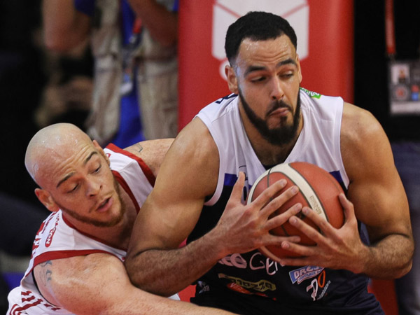 שיתף פעולה עם מקל ומגיע לישראל (GETTY)