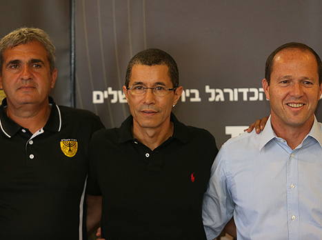 סכסוך עוד מאז? טביב בעת רכישת בית"ר (צילום: קובי אליהו, וואלה!)