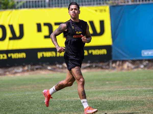 מתאוסיניו. גם הוא חזר לאימונים אחרי ששהה בבידוד של שבועיים (צילום: בית"ר ירושלים)
