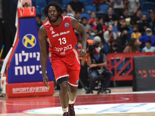 בנט ייעדר בשל תופעות החיסון (ברני ארדוב)