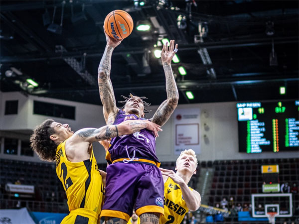 משחק פיזי בלודוויגסבורג (FIBA)