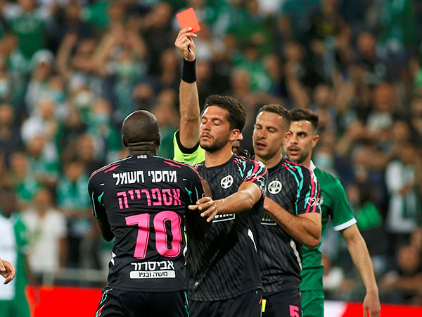 וההרחקה השנויה במחלוקת של אספרייה הובילה לטירוף מוחלט (אלן שיבר)