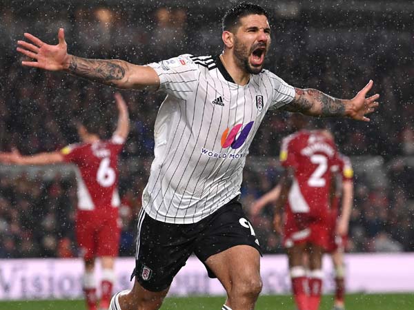 מיטרוביץ'. יפציץ גם בפרמיירליג? (Getty)