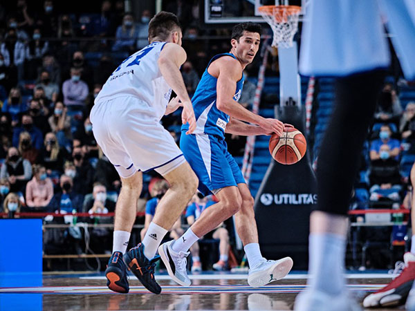 (FIBA)
