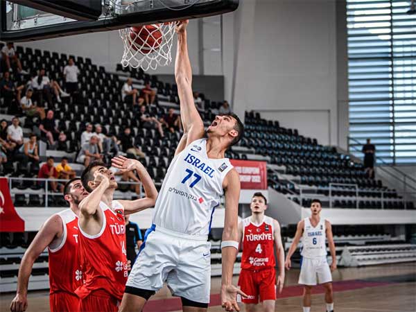 לוי בדאנק אופייני (FIBA)