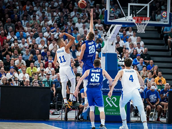 סלים חשובים שלו ברבע השני. מדר (FIBA)