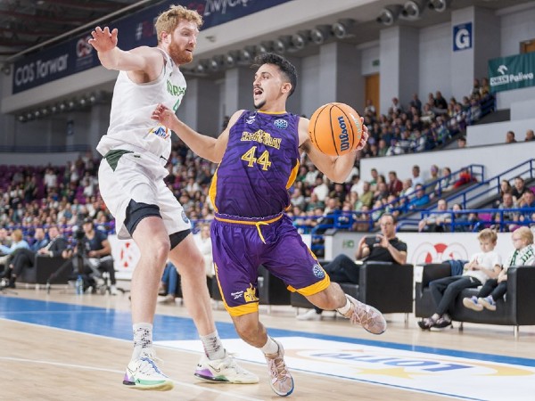משגב. קרב מלהיב בוורשה (FIBA)