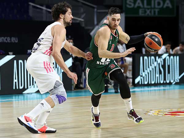 יעבור ללבן? (GETTY)