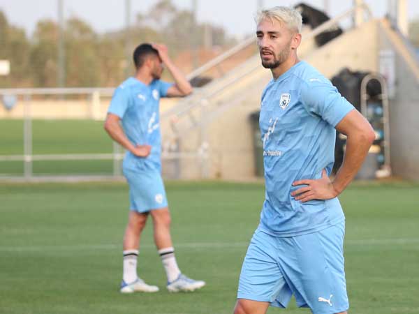 "נכבד את החלטתו". אצילי (אודי ציטיאט)