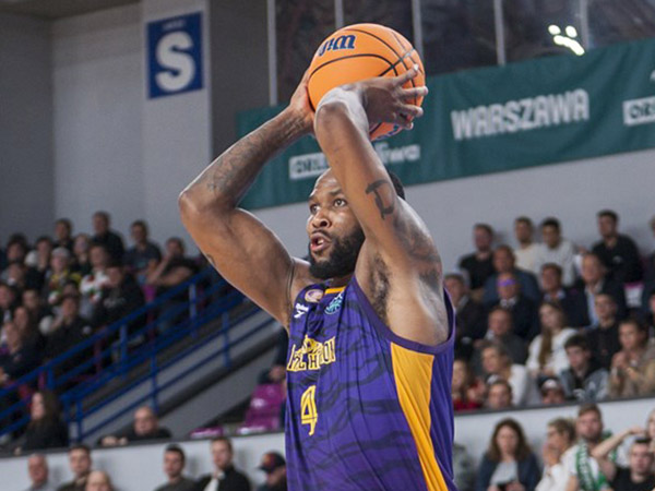 כריס ג'ונסון. מרוצה מהניצחון (FIBA)