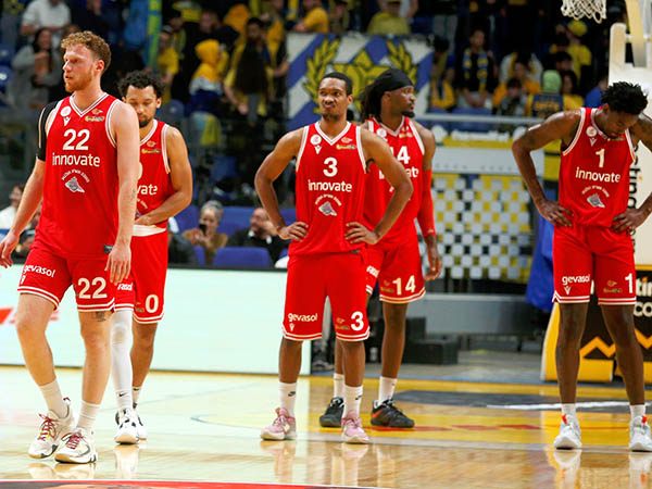 "משחק על עונה שלמה" (אלן שיבר)