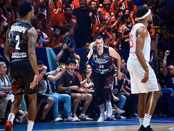 בלייזר. רוצה אליפות (FIBA)