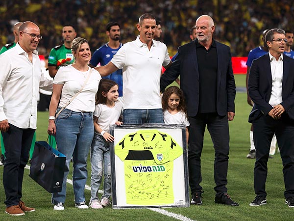 שמואלביץ'. זכה לכבוד (אלן שיבר)