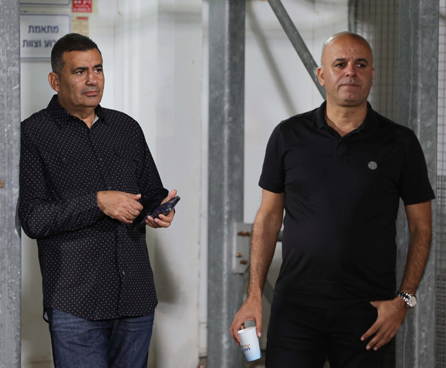 הניסנובים. לא הכל שחור ולבן (לירון מולדובן)