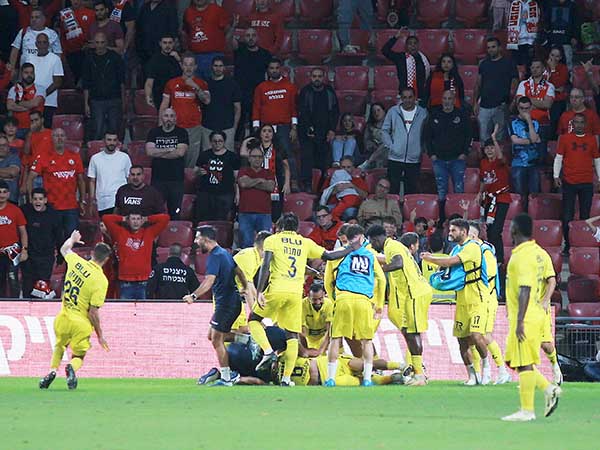 ובני ריינה הוציאה, שוב, נקודה דרמטית מאחת מהגדולות של הכדורגל הישראלי (קובי אליהו)