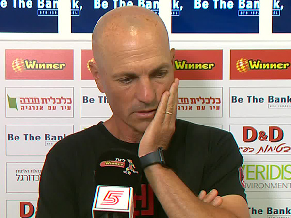 אריה. מייצג גל של אנושיות