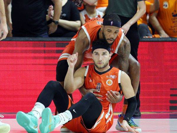 קובלין הולך למשחק 5 (אלן שיבר)