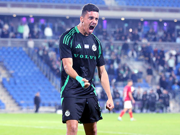 בישל לו בכדור ארוך. חלוץ מכבי חיפה לשעבר ריקרדיניו (צילום: אלן שיבר)