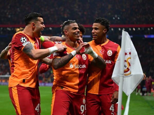 וראו את למינה חוגג בצד השני (Photo by Elif Ozturk/Anadolu via Getty Images)