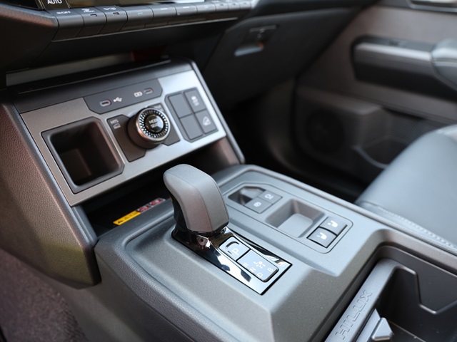 מערכת Multi-Terrain Select לשיפור הנהיגה בשטח