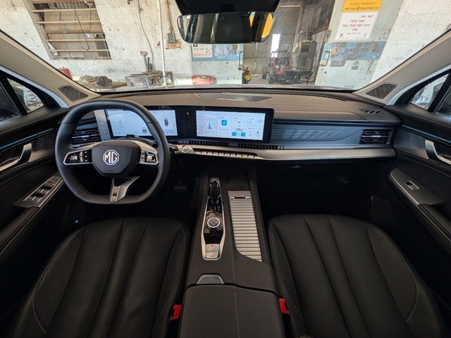 MG S9: פה האווירה אפלה יותר