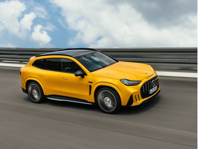 שלוש יחידות הנעה שהגיעו כמובן מה-AMG GT 4 החשמלית