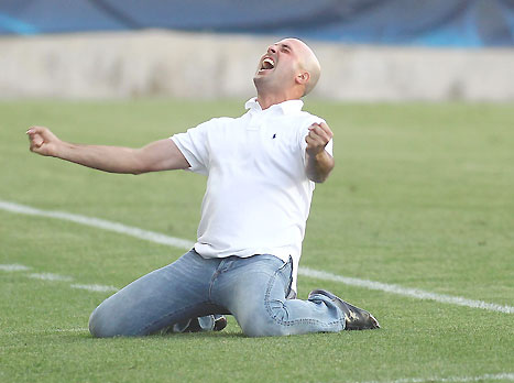 יחגוג ככה גם בשבת? ייטב לוזון (אלן שיבר)