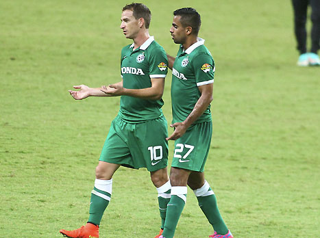 משומר וראיוס. הראשון בחוץ, השני בפנים (אלן שיבר)