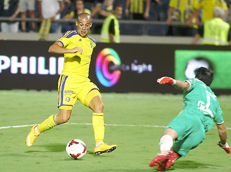 חוזר לשרוף את האגף. בן חיים (אלן שיבר)