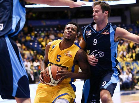 ממשיך לתחנה הבאה (צילום: עודד קרני)