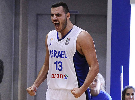 זלמנסון. חתם לשלוש שנים (אתר פיב"א)