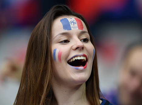אוהדי צרפת לבשו חג (gettyimages)