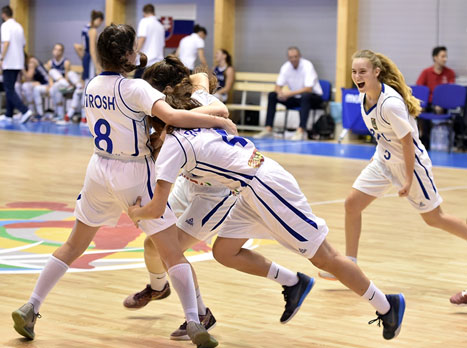 הנערות בסיום (FIBA)