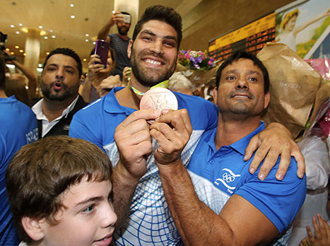 הג'ודאי ומאמנו המאושרים (אלן שיבר)