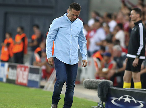 כאב ראש לגבי ההרכב. בכר (אלן שיבר)