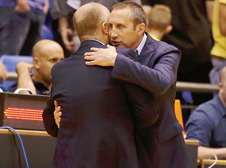 בלאט פתח בצורה רעה יותר, ונשאר (אלן שיבר)