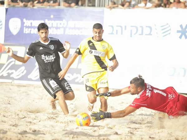 צברי מנתניה, ניצחון קליל (צילום: STRAVO)