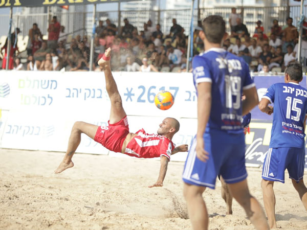 ב"ש הובסה, הבעלים טען למכירה. מתוך המשחק בשישי (צילום: STRAVO)