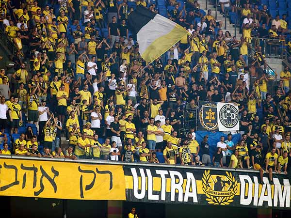 כמעט 3,500 אוהדים צפו במשחק (אלן שיבר)