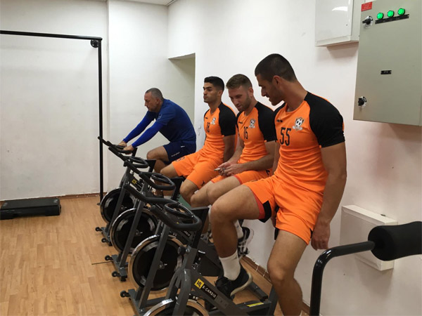 תורג'מן ושחקניו באימון (סקציה נס ציונה, רשמי)