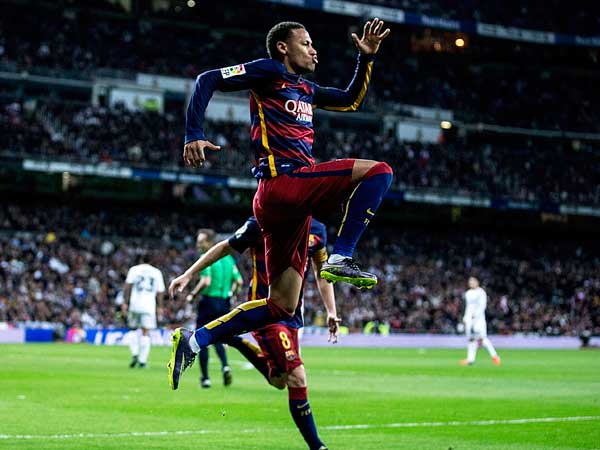 ניימאר חוגג בסנטיאגו ברנבאו. זוכר לטובה את האצטדיון (Getty)