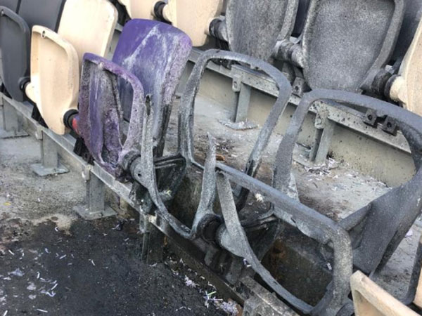 "אם הכיסאות היו עשויים מחומר דליק, כל היציע היה עולה באש"
