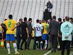 סקנדל: ארגנטינה הורדה מהדשא, המשחק נדחה
