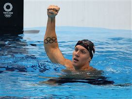 עם שיא עולם חדש: זהב לארה"ב ב-100X4