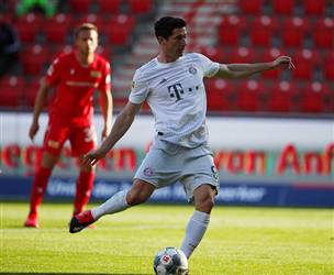 רוברט לבנדובסקי עם שער מספר 26 העונה בליגה (GETTY)