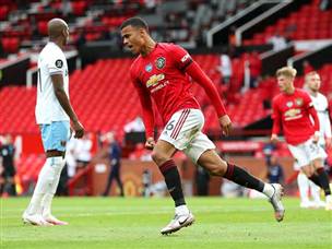 חגג את השער שעזר לו להשוות שיא (getty)