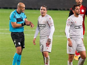 דמות מרכזית במשחק, בר נתן (אלן שיבר)